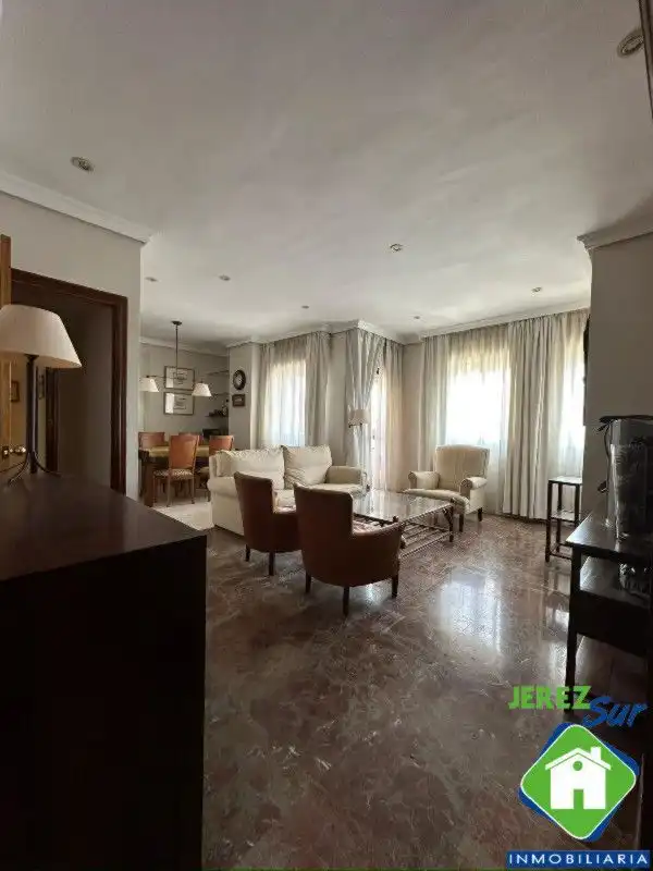 Sala d'estar de Pis en venda en Jerez de la Frontera amb Aire condicionat i Terrassa
