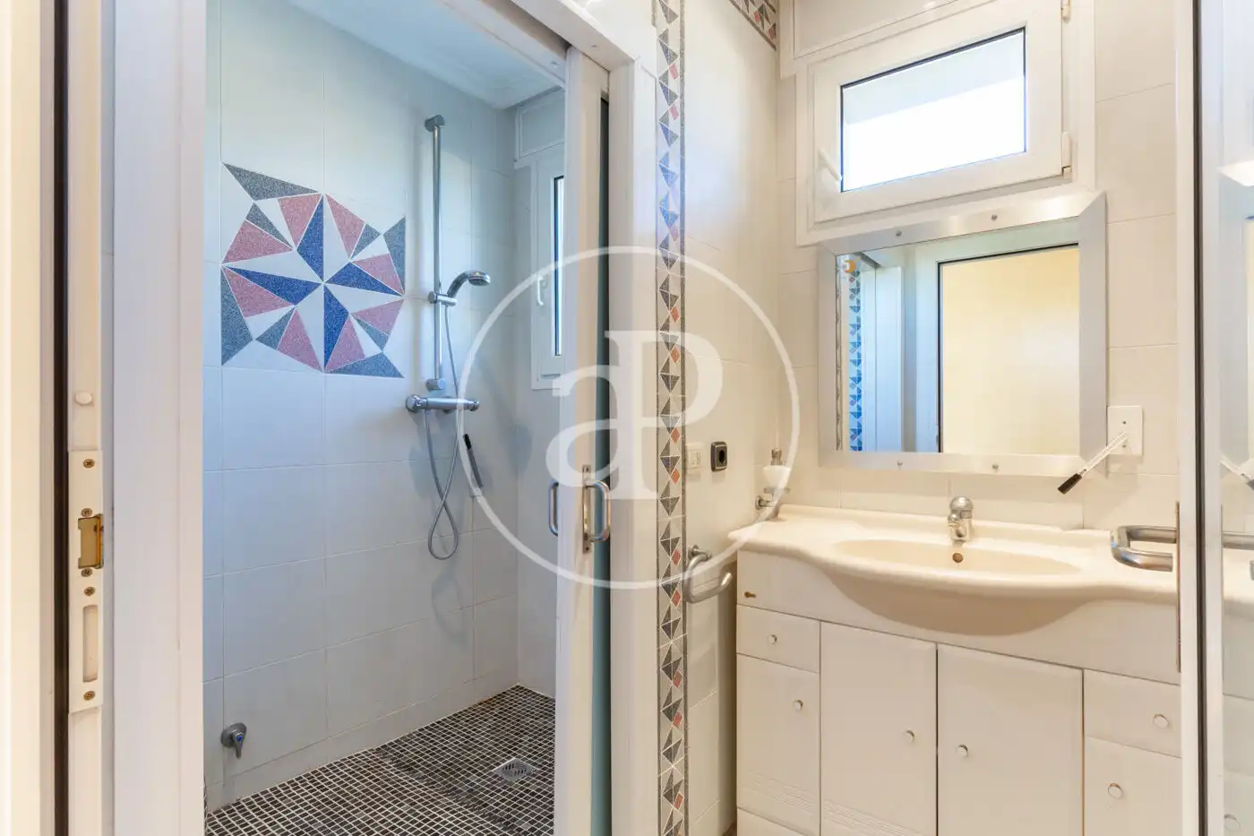 Baño de Casa o chalet en venta en Serra con Aire acondicionado, Calefacción y Jardín privado