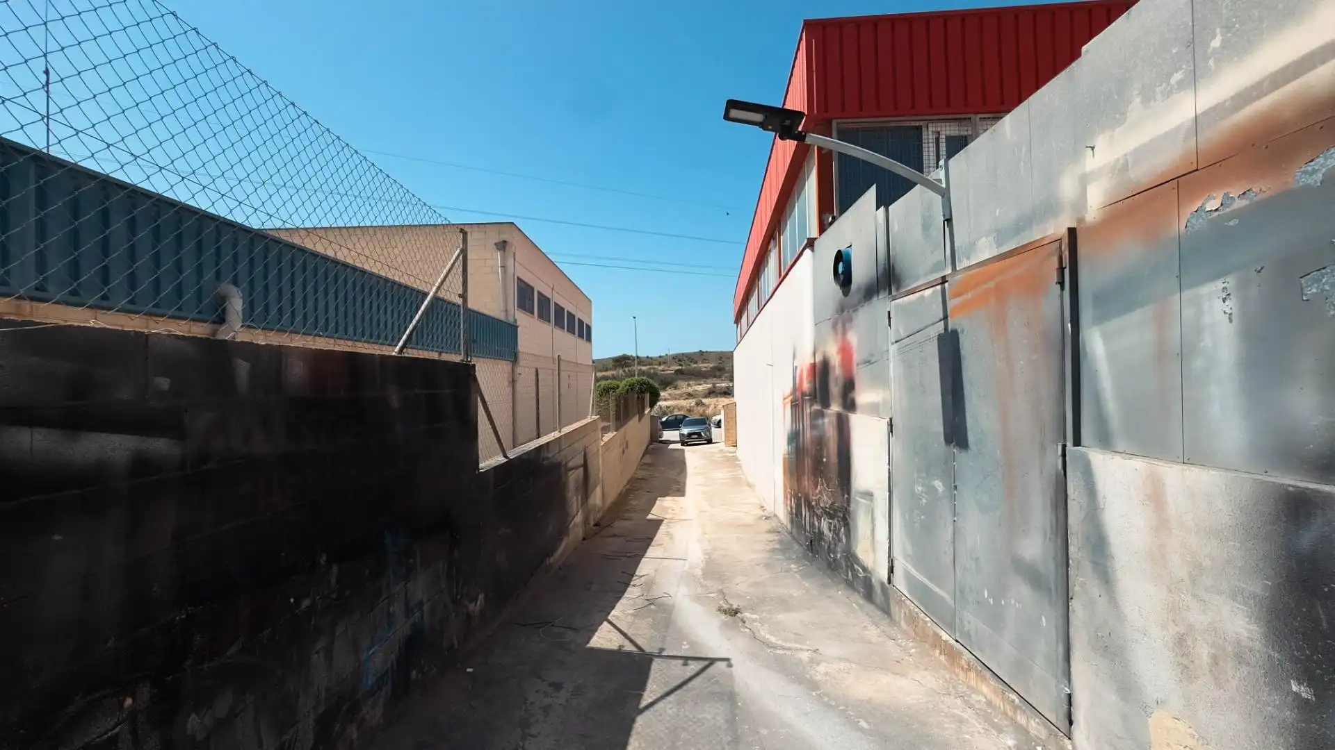Vista exterior de Nave industrial en venta en Finestrat