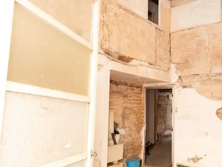 Flat for sale in  Valencia Capital  with Balcony