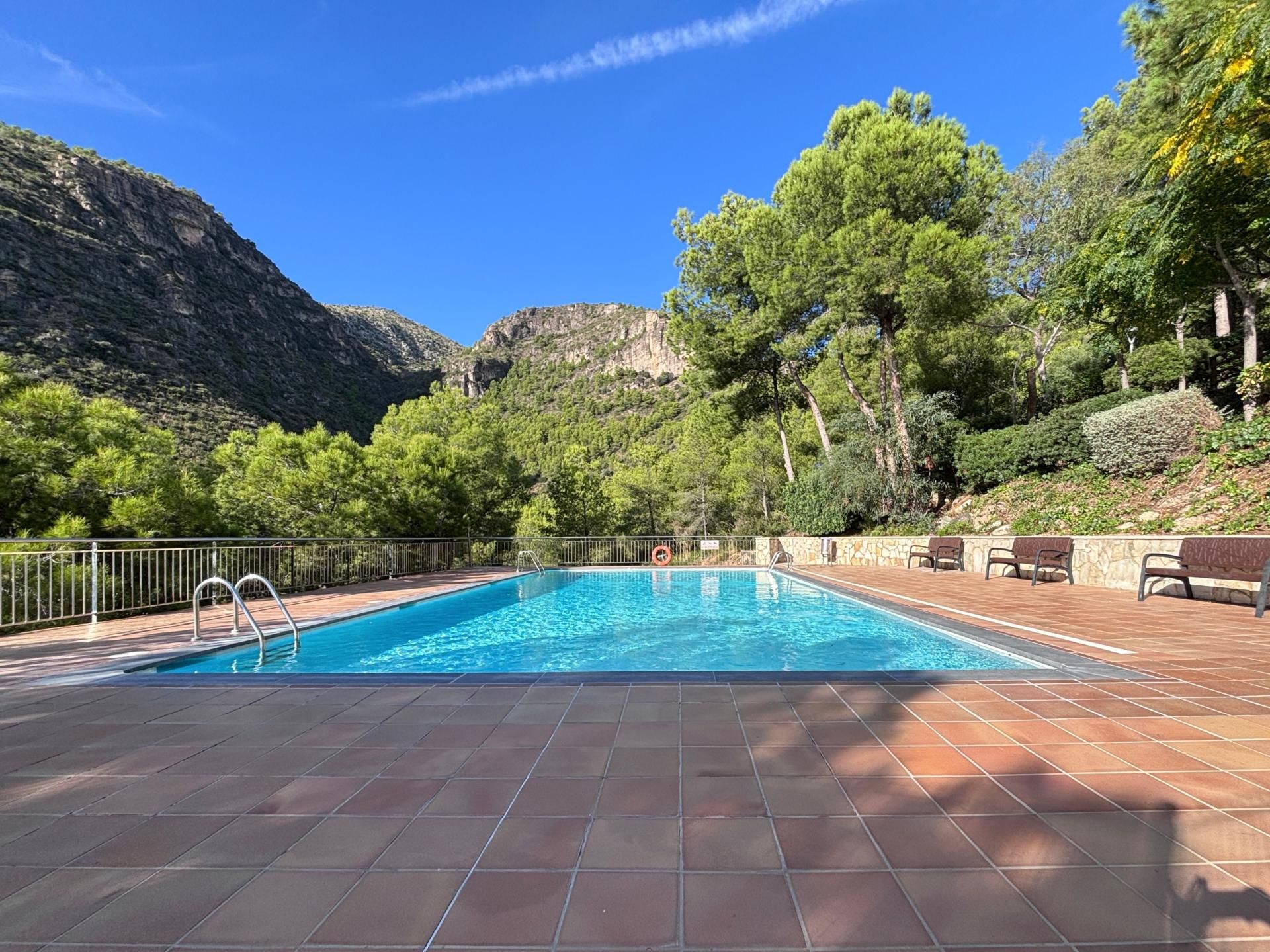 Piscina de Casa adosada en venda en Sitges amb Aire condicionat, Terrassa i Balcó