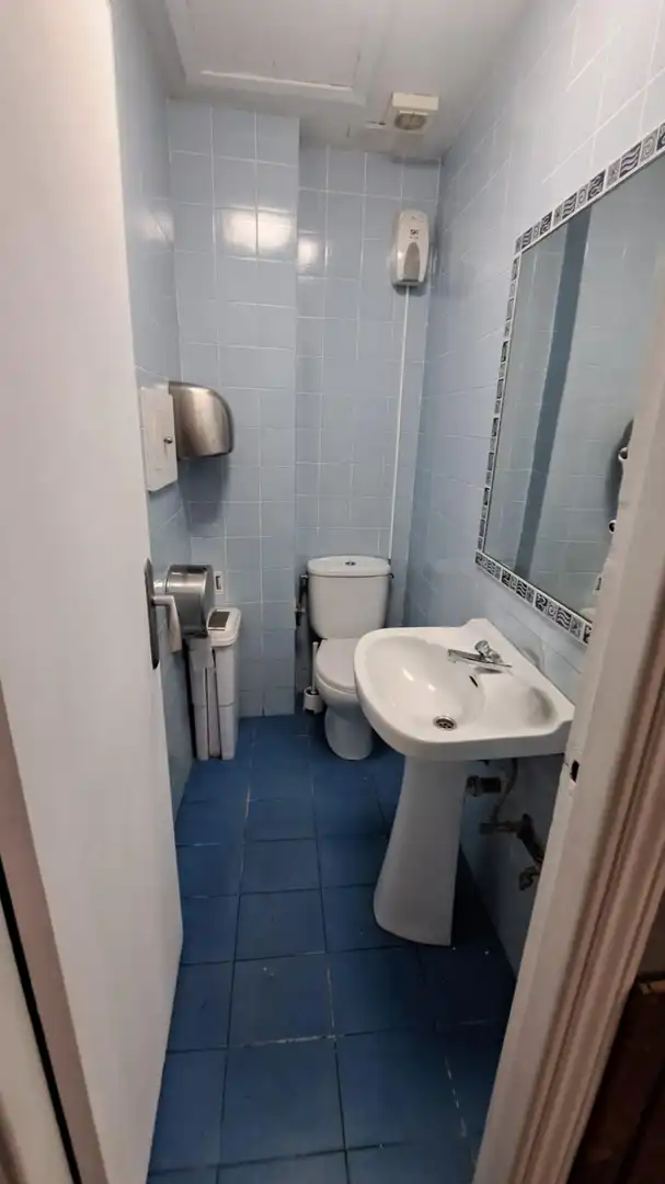 Bany de Local en venda en Indautxu