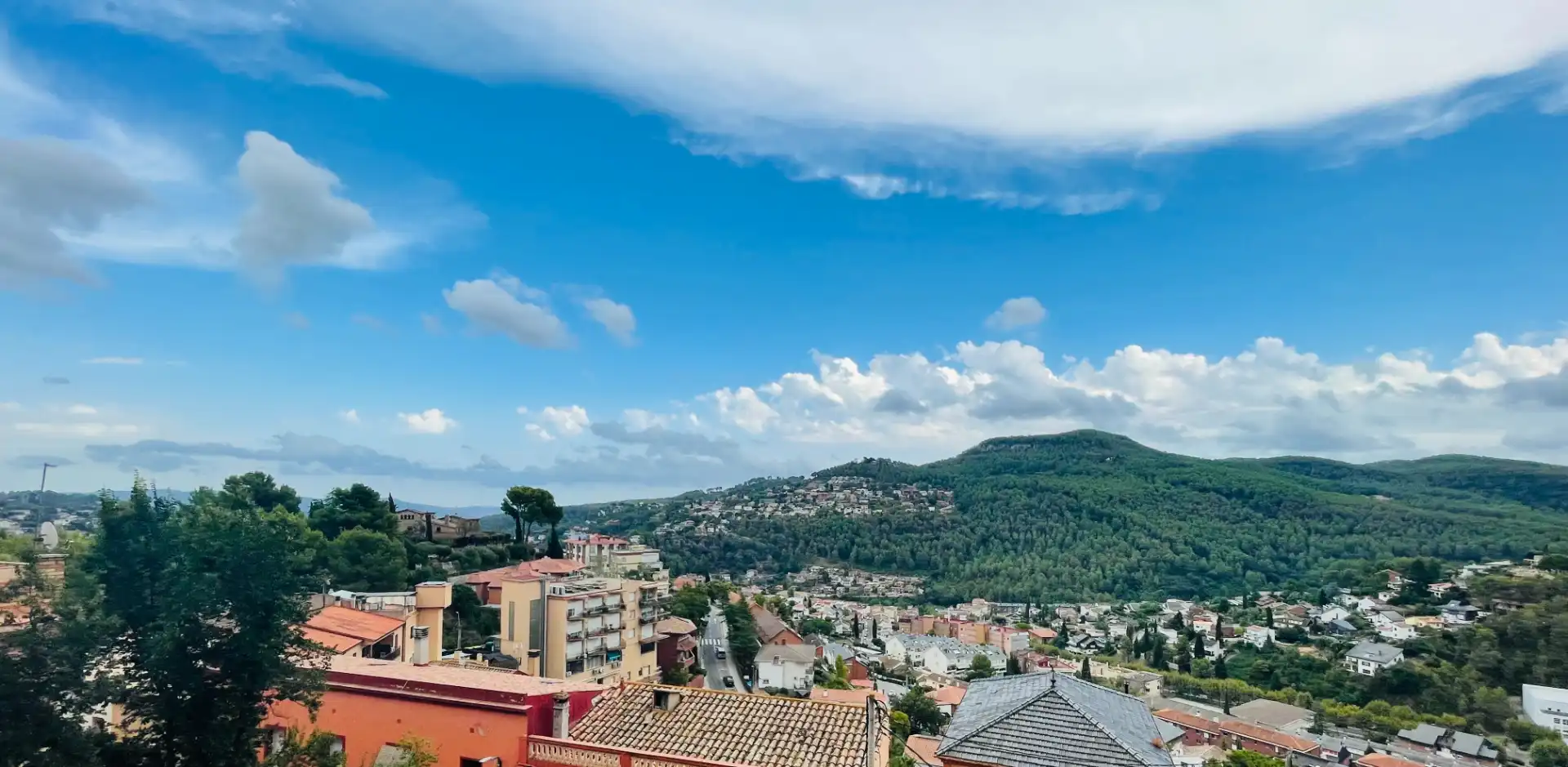 Vista exterior de Pis en venda en Corbera de Llobregat amb Forn i Balcó