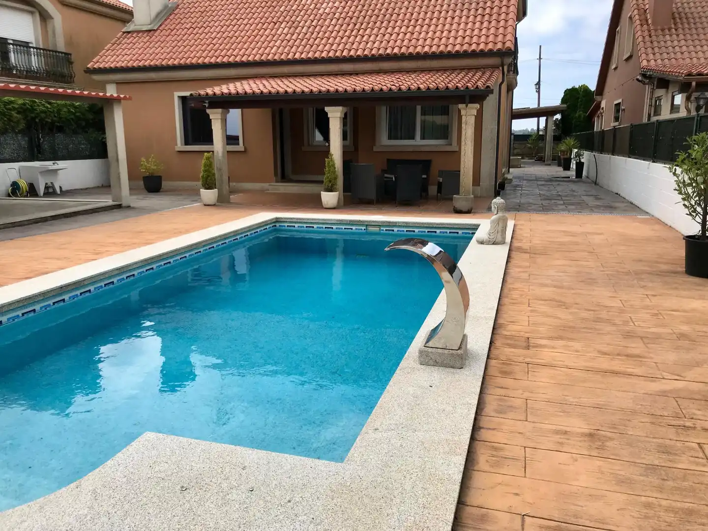 Piscina de Casa o chalet en venta en Ribeira con Calefacción, Piscina y Amueblado