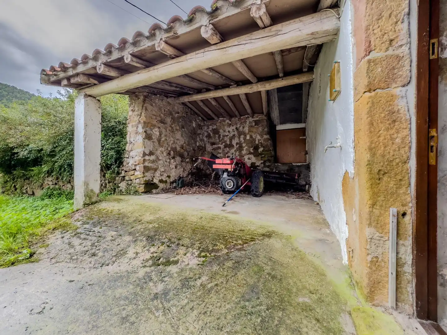 Parking de Casa adosada en venta en Solórzano con Jardín privado y Balcón