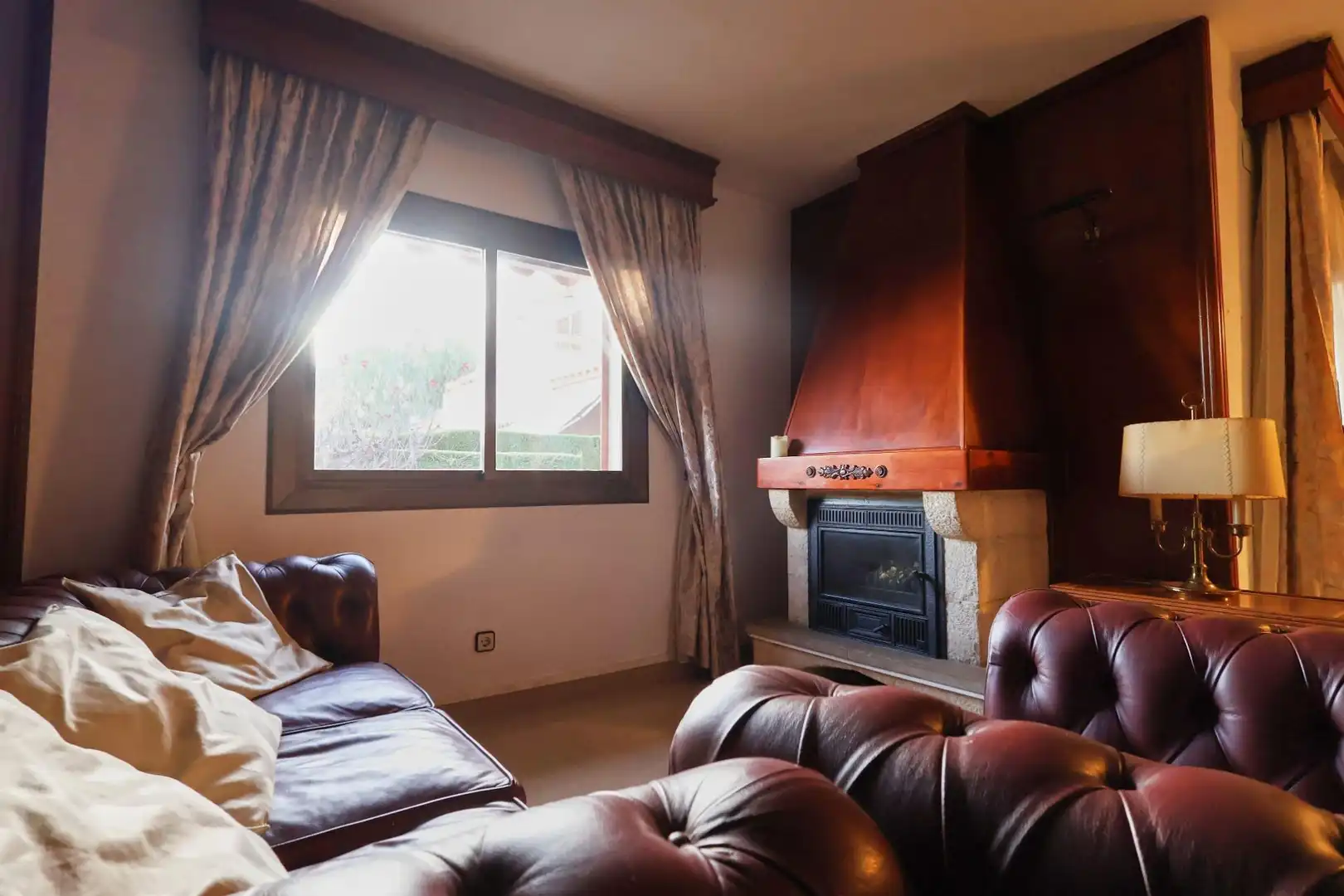 Sala d'estar de Casa o xalet en venda en Cunit amb Jardí privat, Terrassa i Piscina comunitària