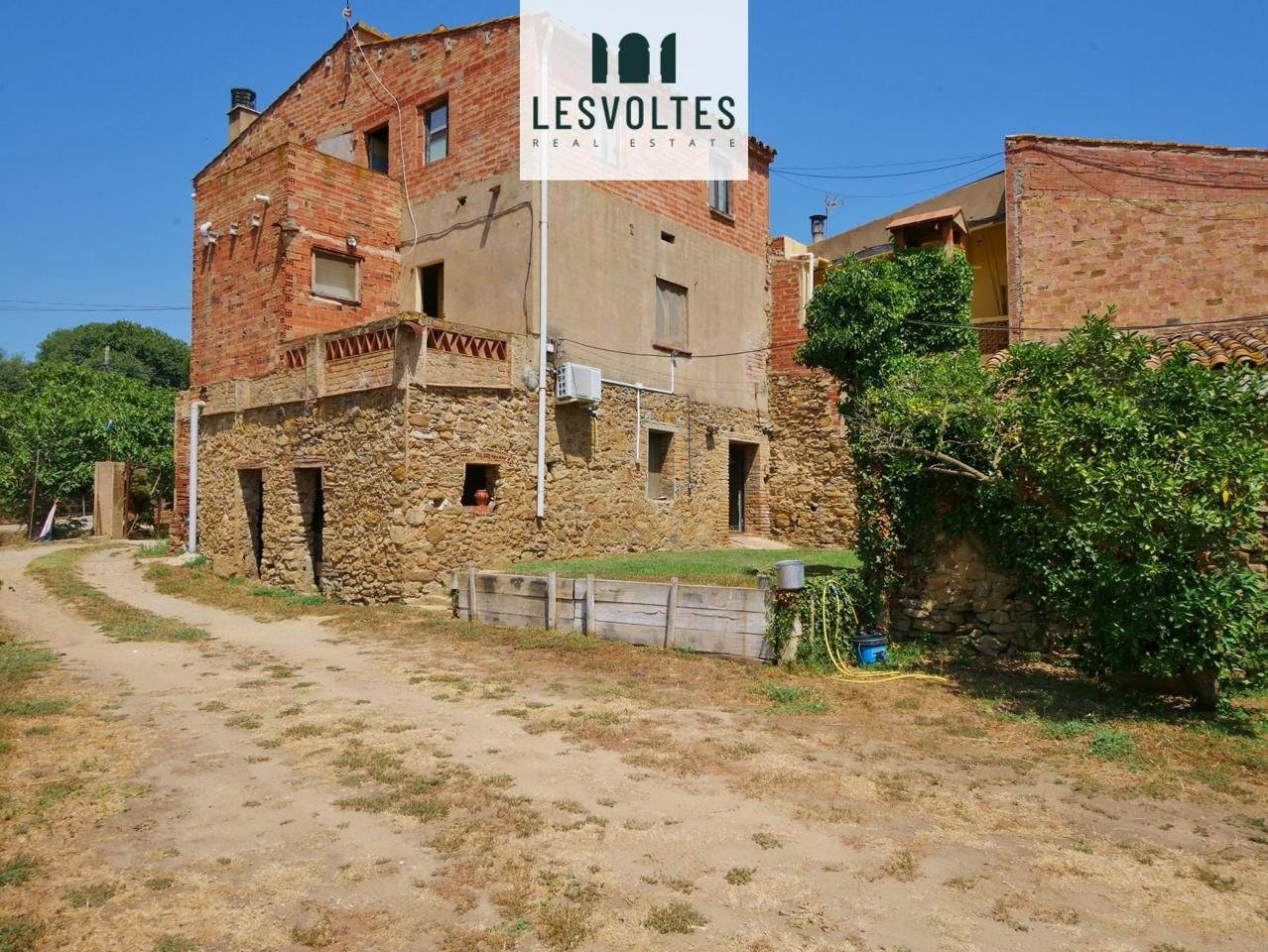 Vista exterior de Casa o xalet en venda en Fontanilles amb Aire condicionat, Jardí privat i Internet