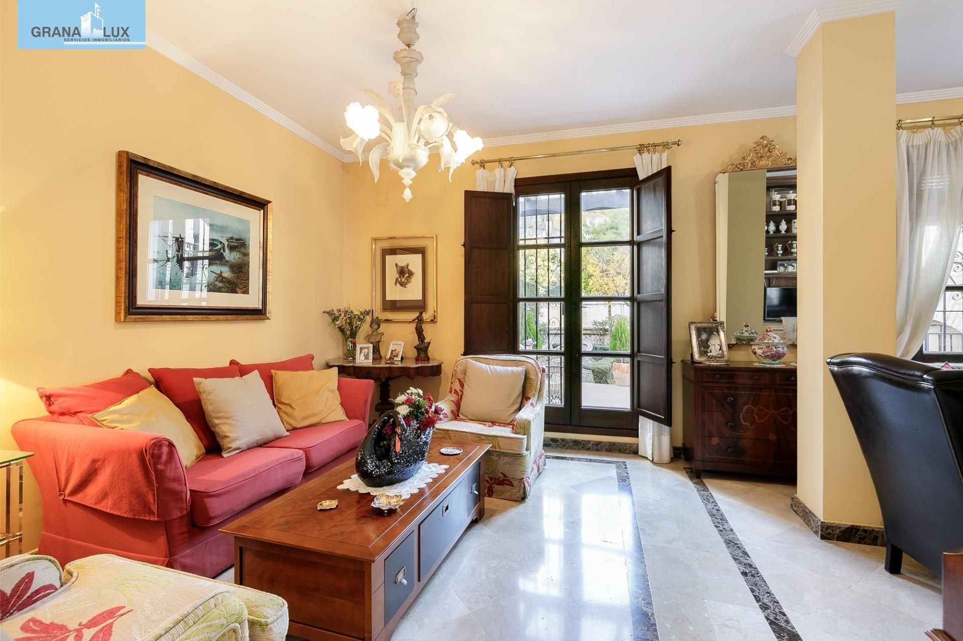 Sala de estar de Casa adosada en venta en  Granada Capital con Aire acondicionado, Calefacción y Jardín privado