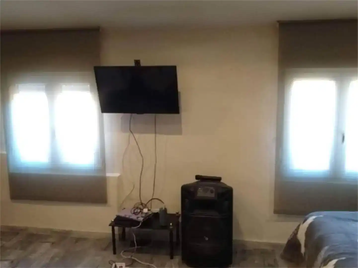 Sala d'estar de Casa adosada en venda en Aniñón amb Jardí privat, Parquet i Traster