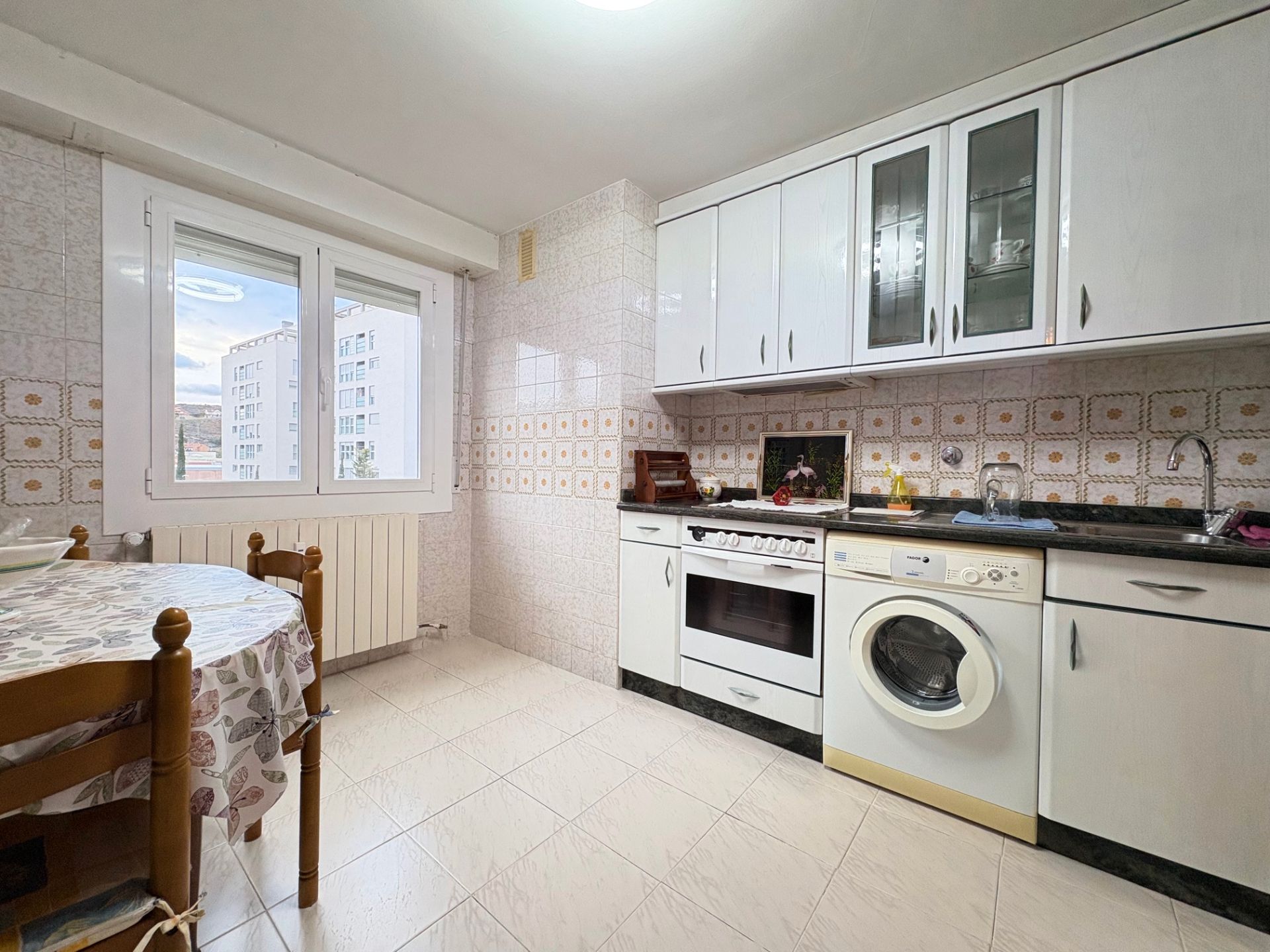 Kitchen of Flat to rent in Arnedo  with Heating, Furnished and Oven