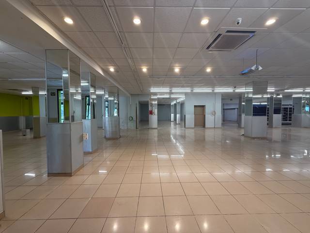 Local comercial en Alquiler en Els Poblets