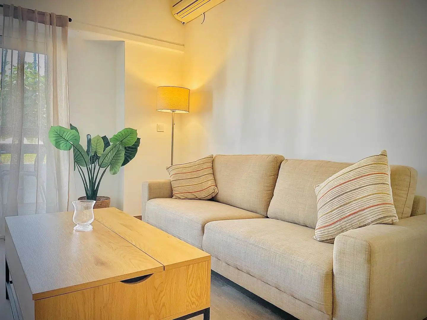 Wohnzimmer von Wohnungen zum Verkauf in Dénia mit Klimaanlage, Heizung und Privatgarten