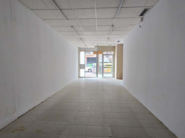 Local comercial en venda a AV REMOLAR  Es: Pl: Pt:
 EL PRAT DE LLOBREGAT (BARCELONA)