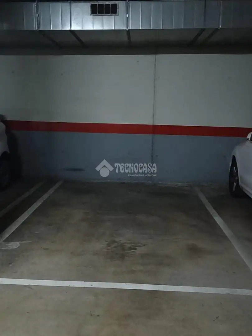 Parking de Piso en venta en Sabadell con Aire acondicionado, Calefacción y Balcón