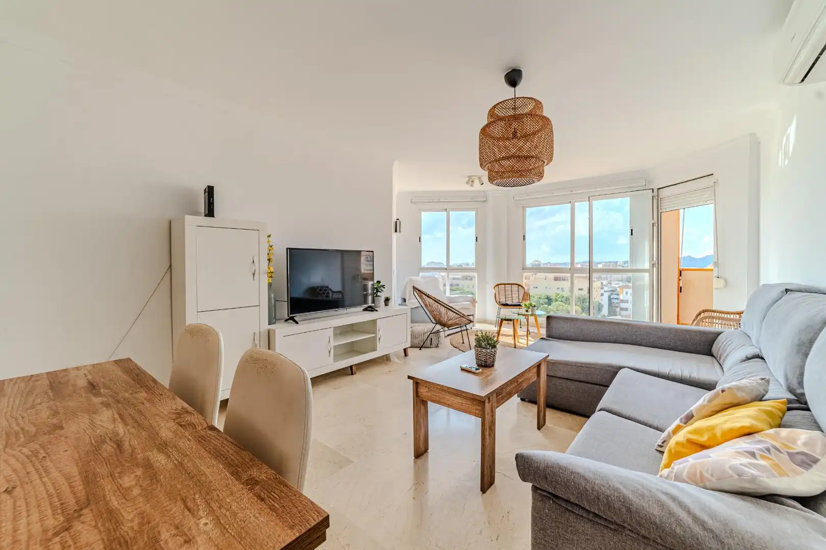 Living room of Attic for sale in Fuengirola  with Air Conditioner, Private garden and Terrace