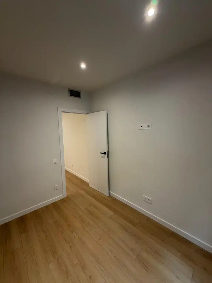 Flat for sale in Sabadell  with Air Conditioner, Heating and Parquet flooring