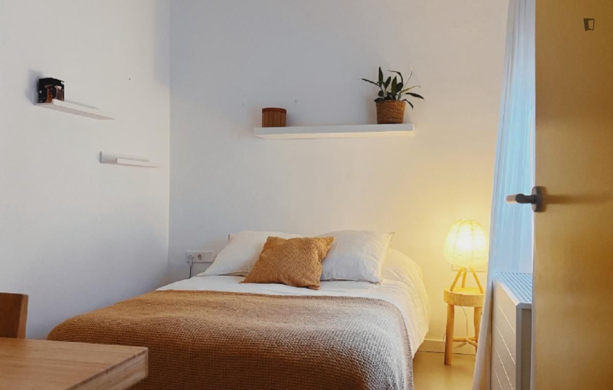 Bedroom of Apartment to share in  Barcelona Capital  with Air Conditioner, Heating and Furnished