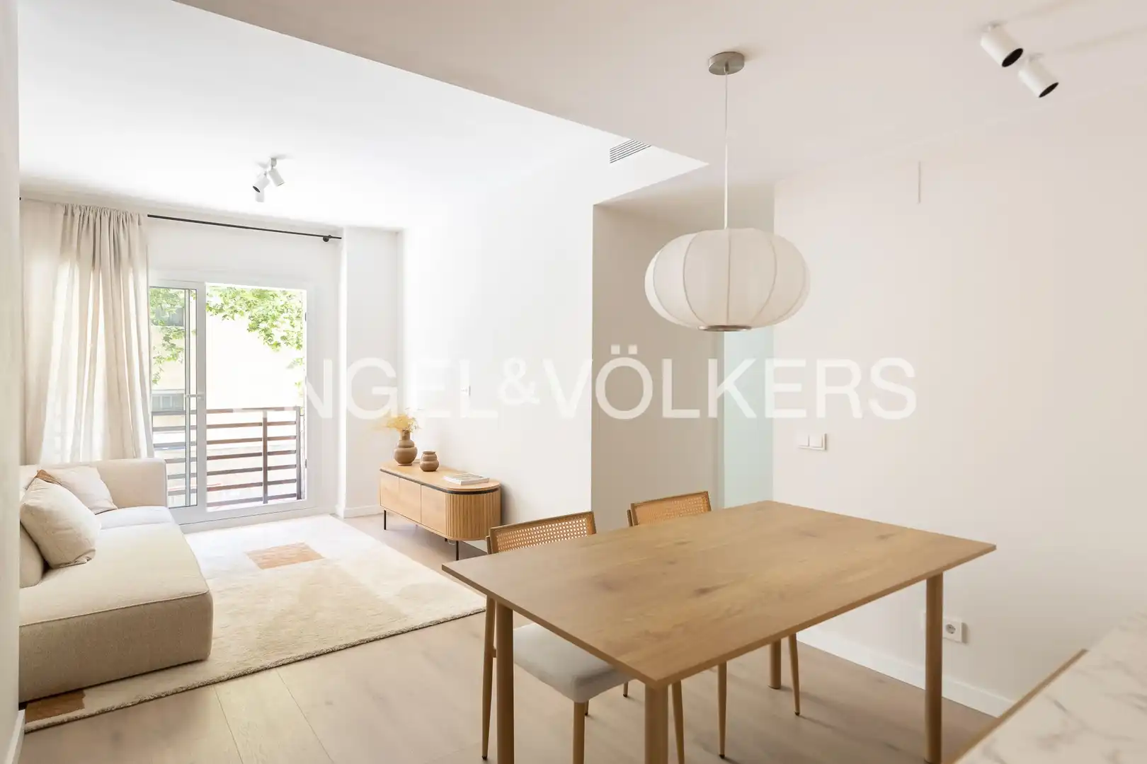 Vista exterior de Piso en venta en Barcelona con Aire acondicionado, Calefacción y Parquet