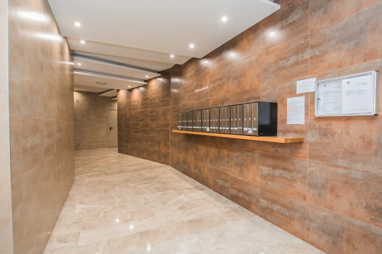 Piso en venta en Ávila con Calefacción, Terraza y Trastero
