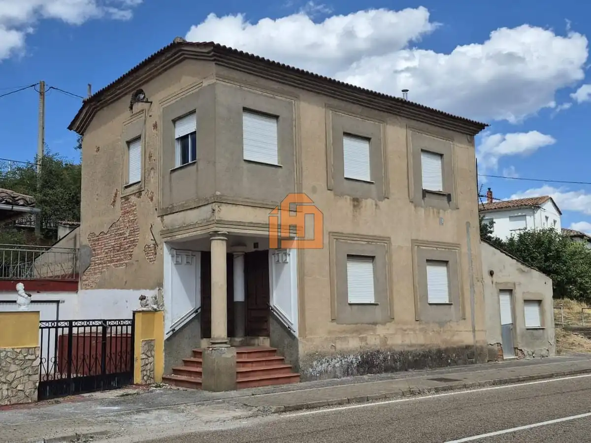 Vista exterior de Casa o chalet en venta en Carrocera con Trastero