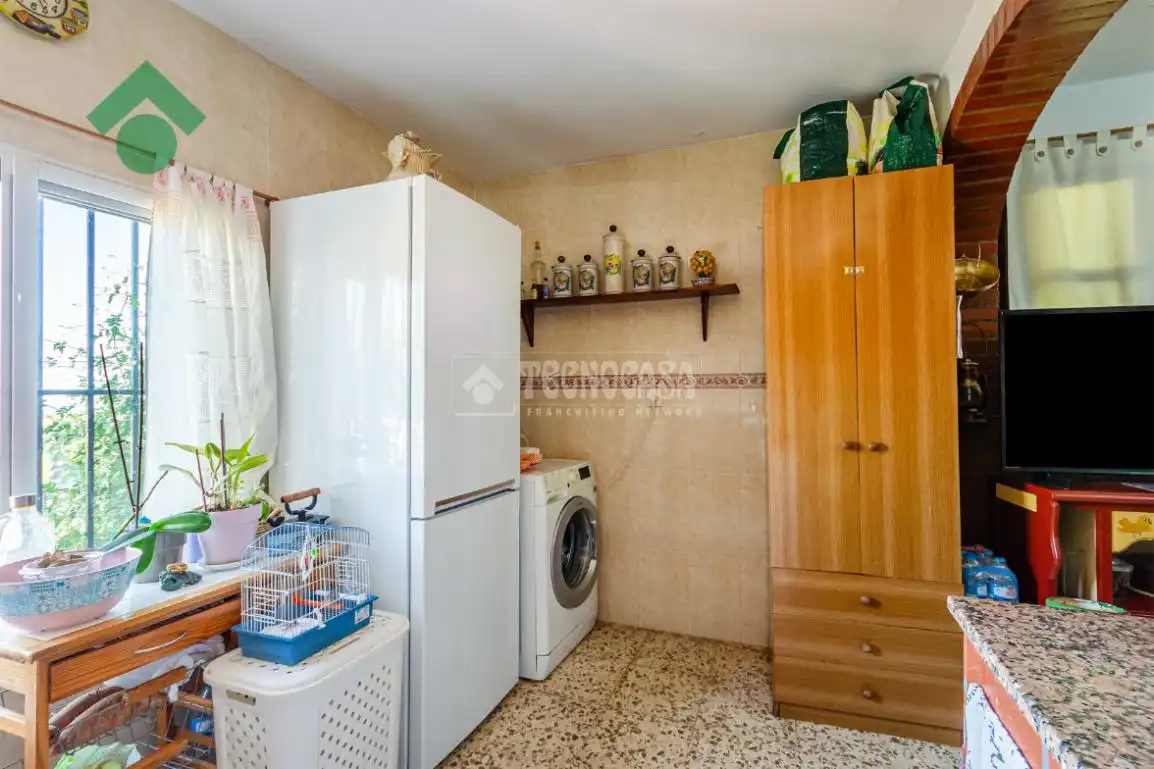 Cuina de Finca rústica en venda en Nerja amb Jardí privat, Terrassa i Piscina