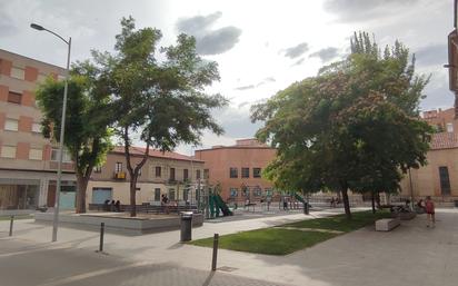 Vista exterior de Pis en venda en Medina del Campo amb Terrassa i Balcó