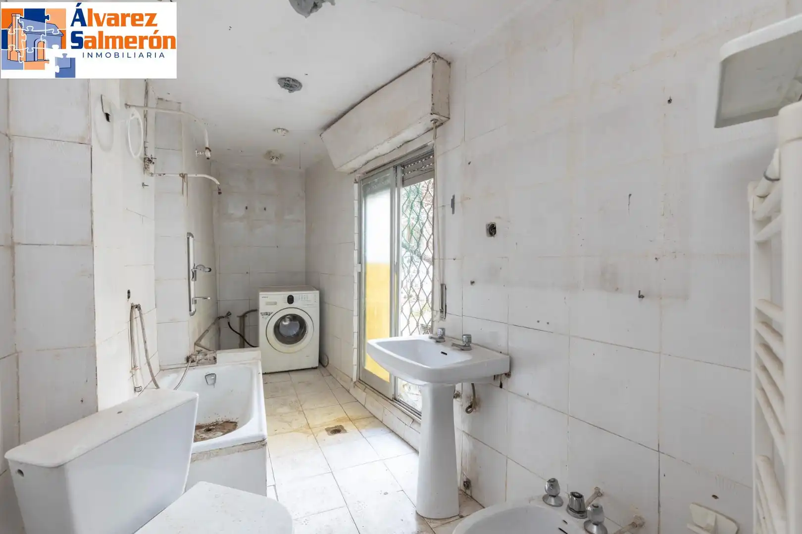 Bathroom of Houses for sale in Granada