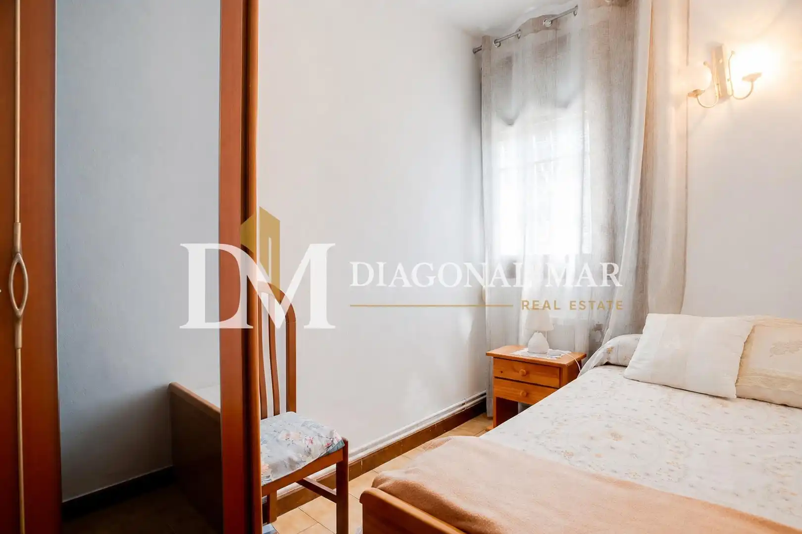 Schlafzimmer von Einfamilien-Reihenhaus zum Verkauf in Barcelona mit Terrasse