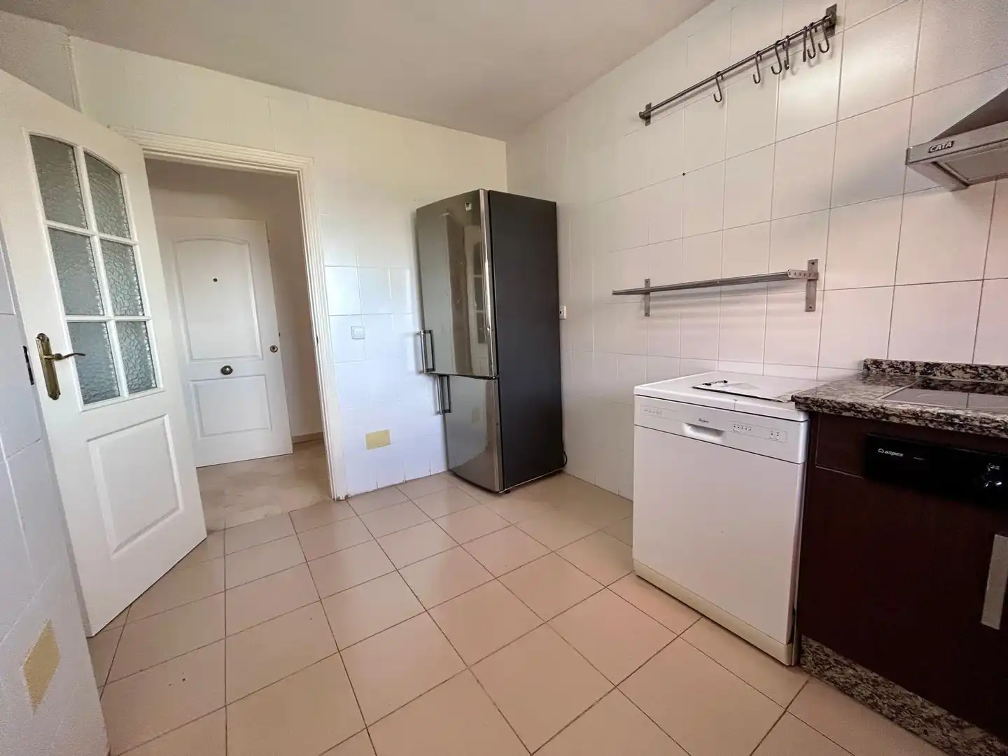 Cuina de Pis en venda en Málaga amb Jardí privat, Terrassa i Piscina comunitària