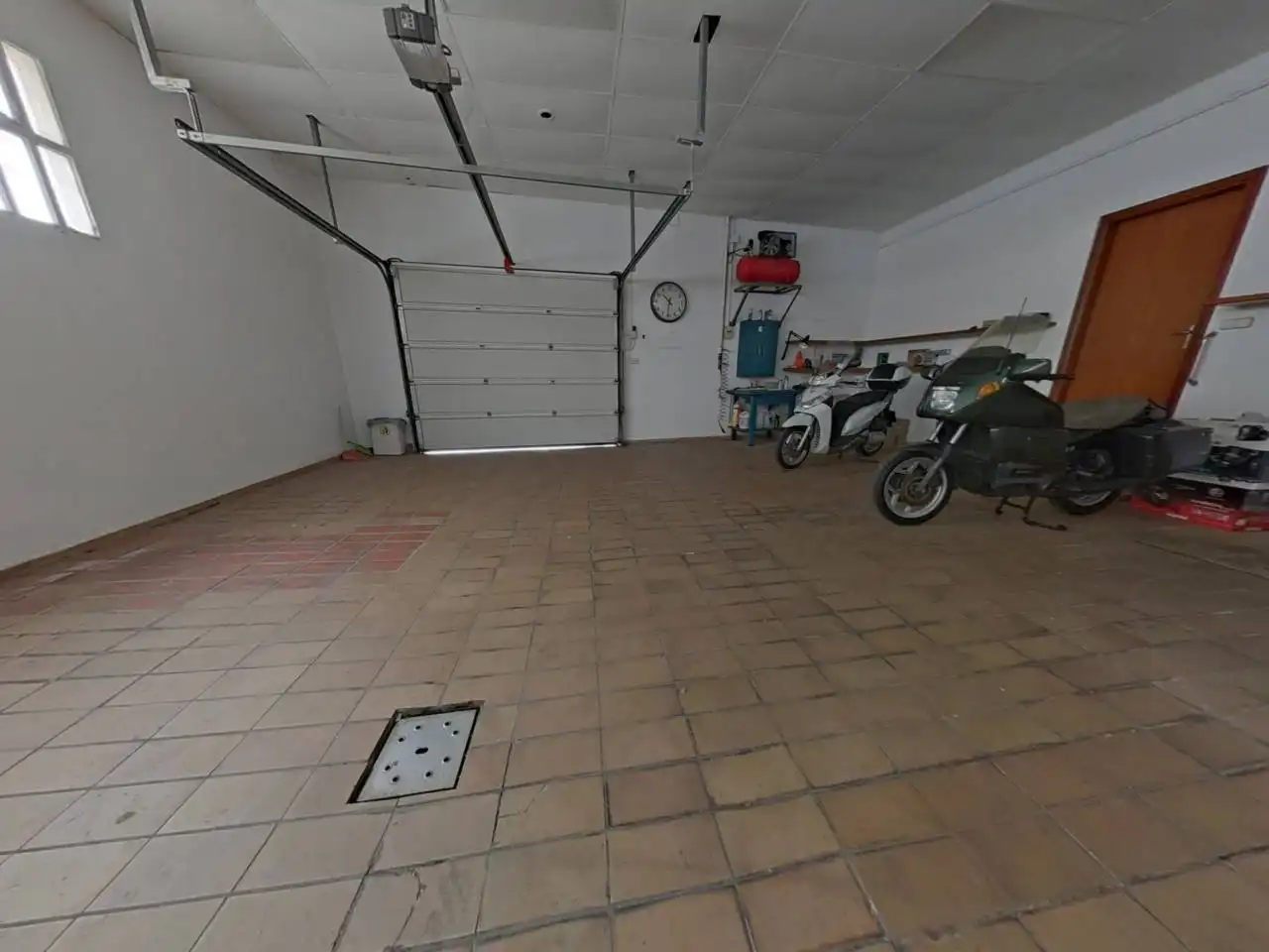 Aparcament de Casa adosada en venda en Centre
