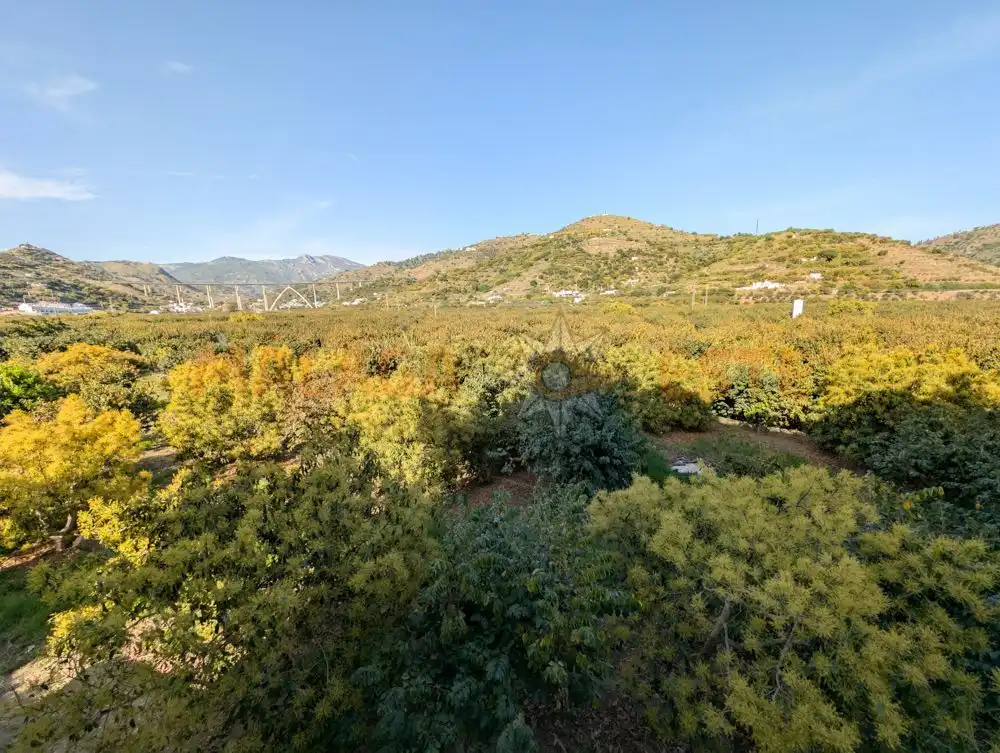 Wohnung zum Verkauf in Almuñécar mit Klimaanlage, Terrasse und Abstellraum