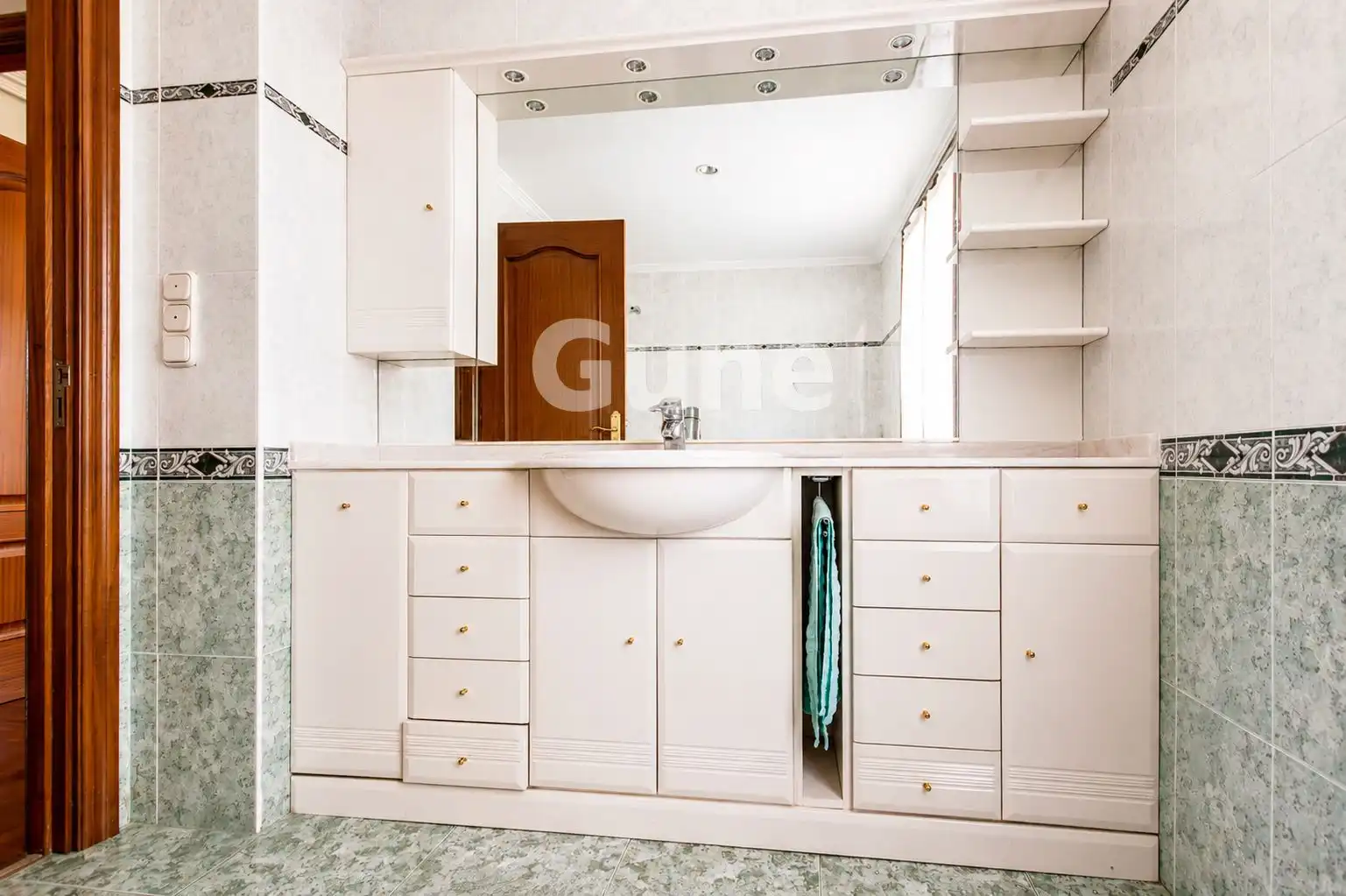 Baño de Casa adosada en venta en Orendain con Calefacción, Terraza y Trastero