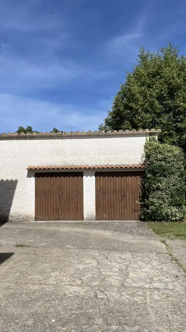 Vista exterior de Casa o xalet en venda en Alpens