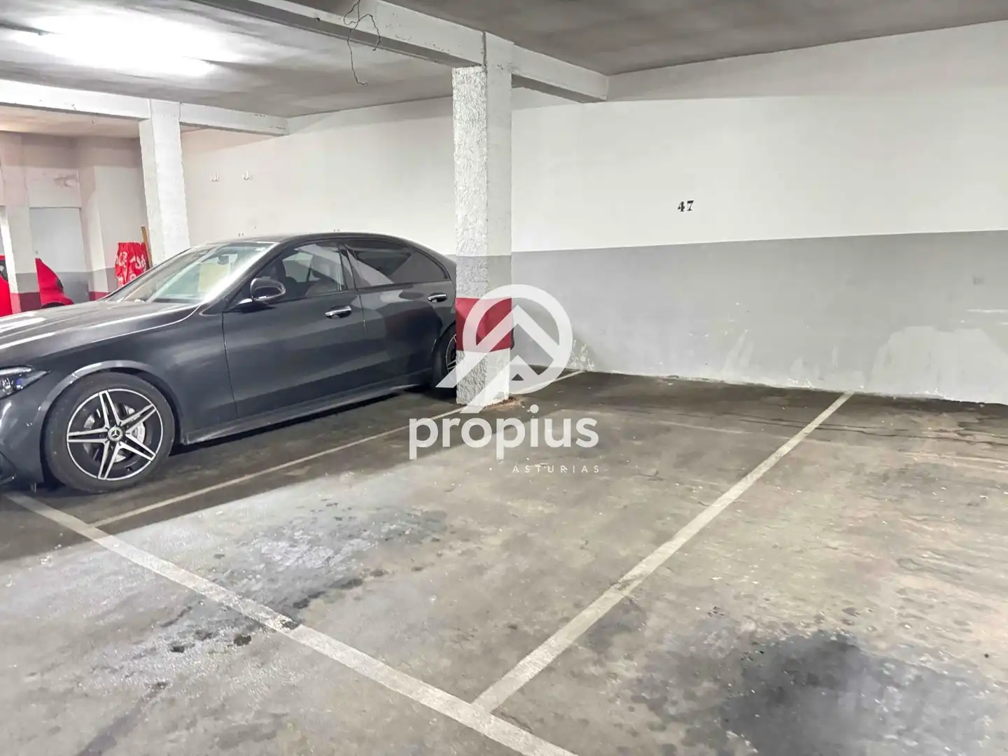 Parking de Piso en venta en Oviedo  con Calefacción, Parquet y Terraza