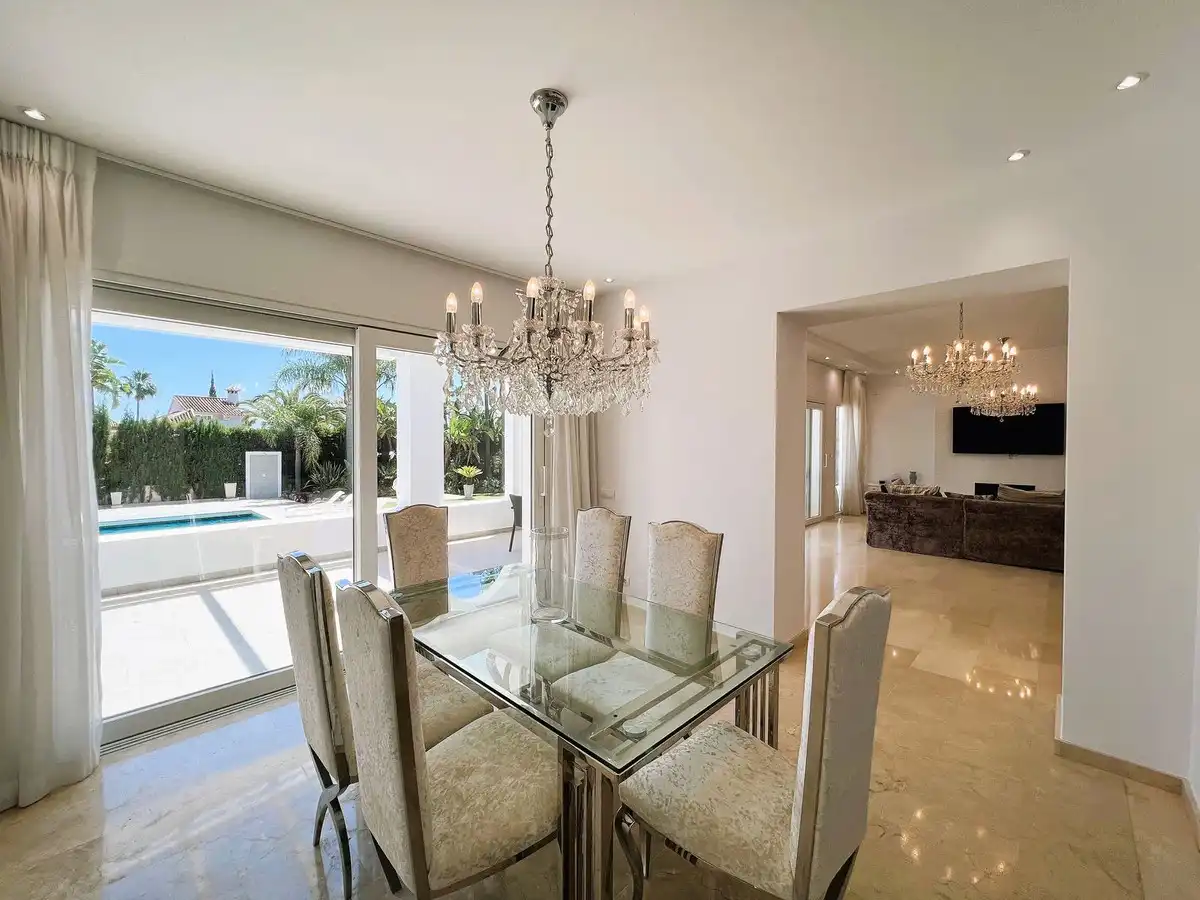 Casa amb piscina en venda a Nueva Andalucía, imagen 7
