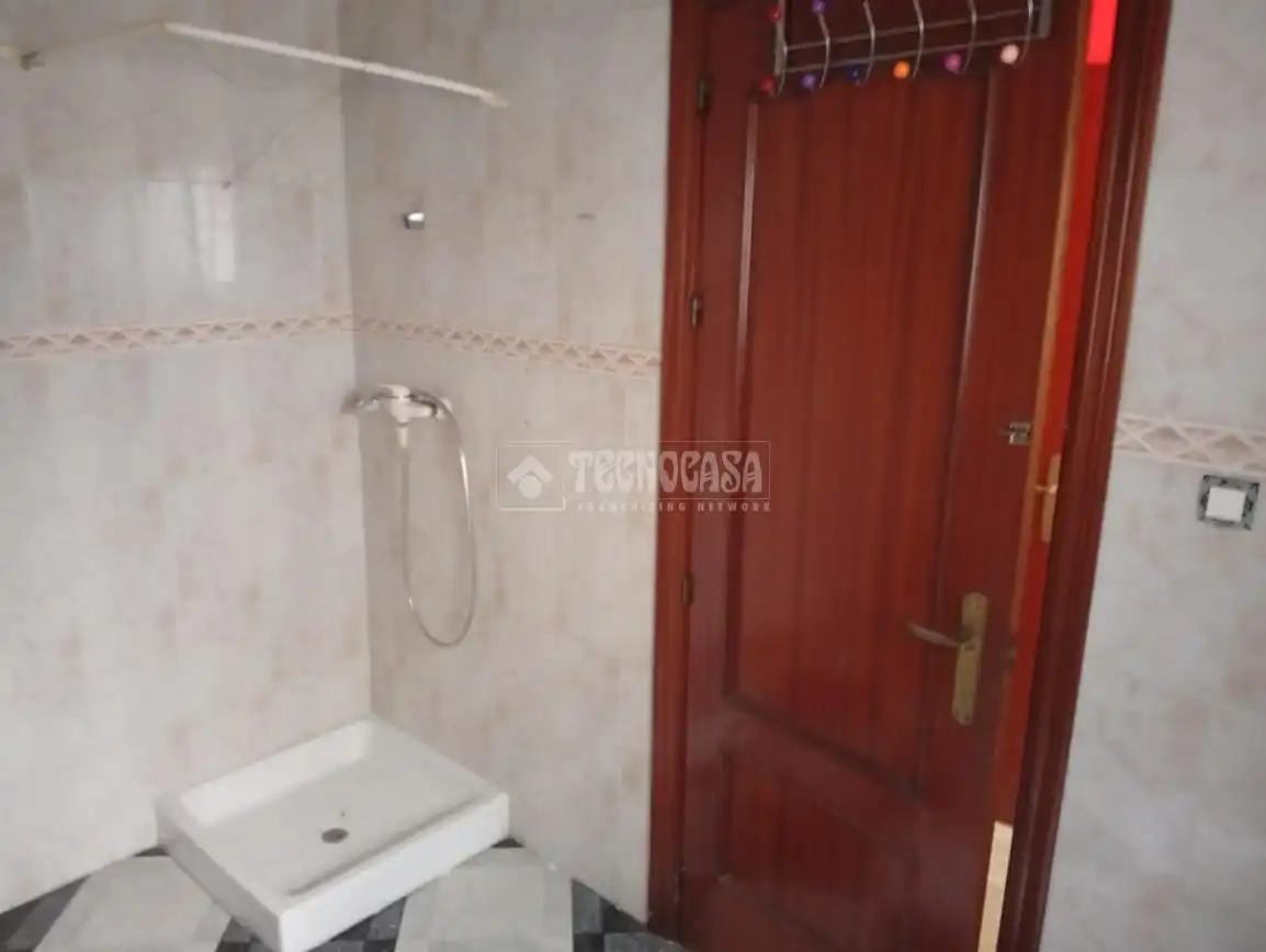 Baño de Casa adosada en venta en Sevilla con Aire acondicionado