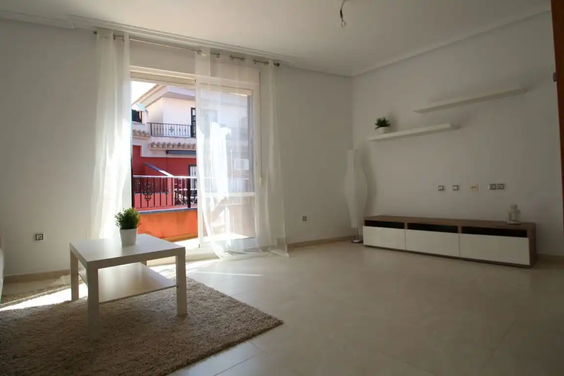 Sala de estar de Casa adosada en venta en Torrevieja con Calefacción, Jardín privado y Terraza