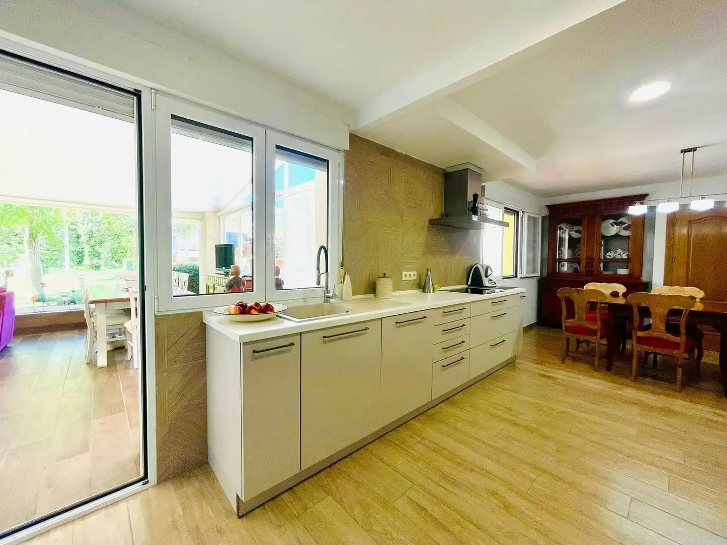 Cuina de Casa o xalet en venda en Galindo y Perahuy amb Calefacció, Jardí privat i Terrassa
