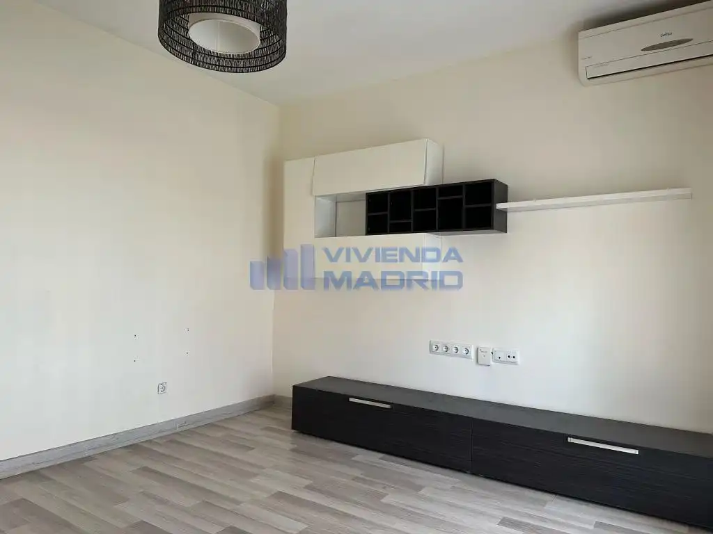 Wohnzimmer von Wohnung zur Miete in Madrid mit Heizung, Terrasse und Abstellraum