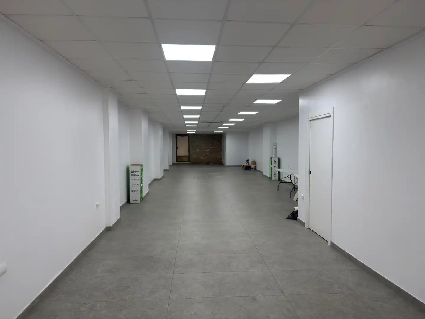 Local comercial de lloguer a Calle ALBALAT