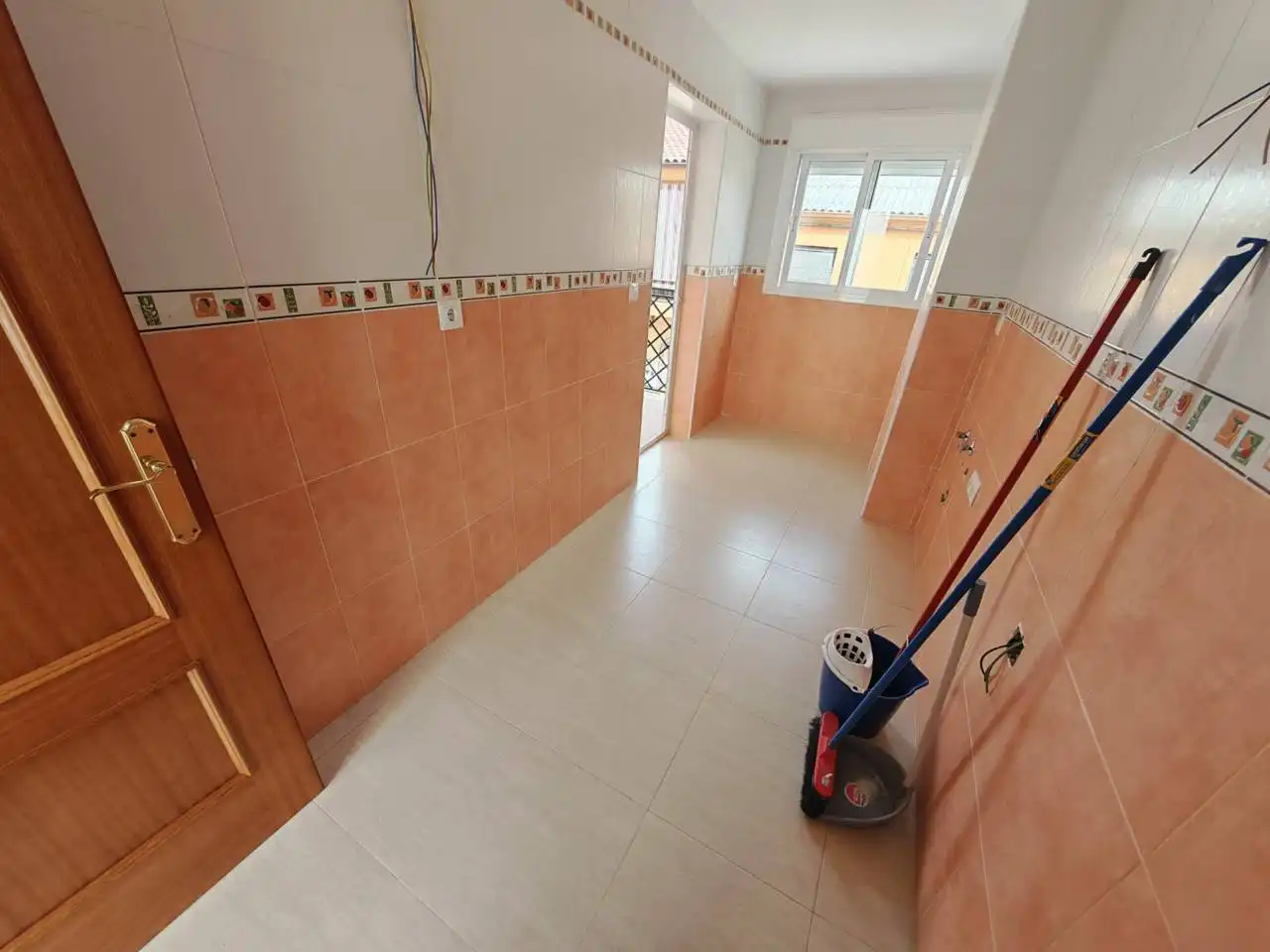 Baño de Piso en venta en Huétor Tájar con Aire acondicionado