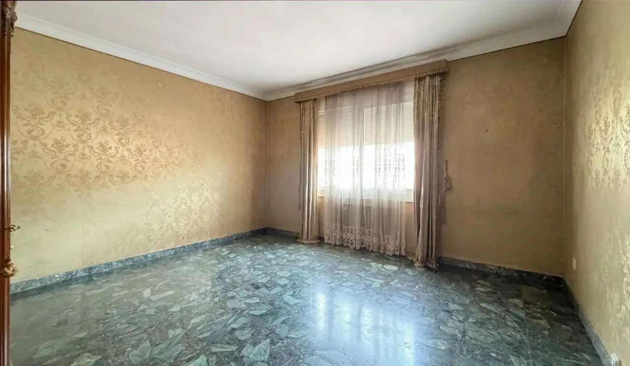 Schlafzimmer von Wohnung zum Verkauf in Barcelona mit Terrasse und Balkon