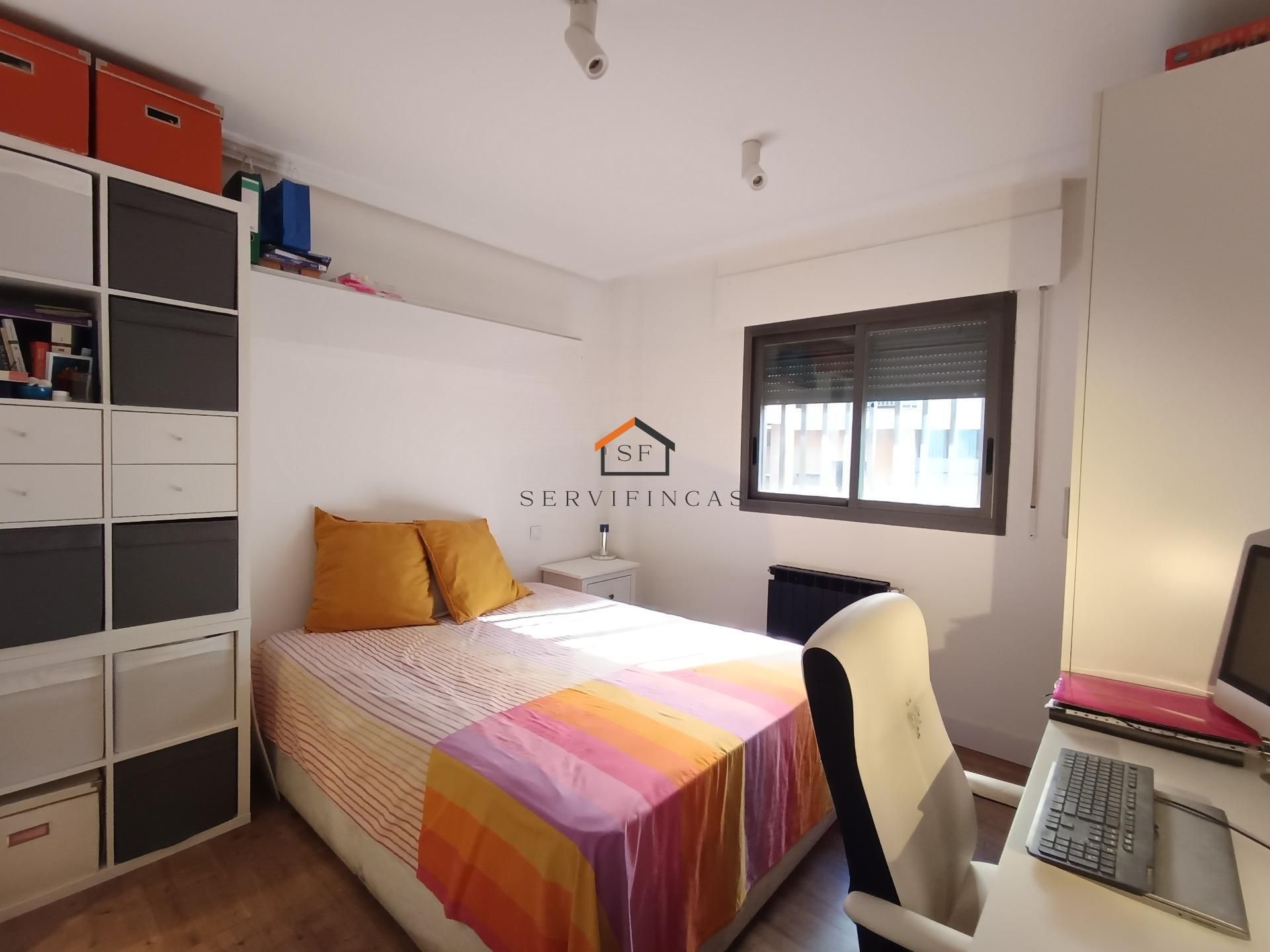 Bedroom of Flat for sale in  Madrid Capital  with Air Conditioner, Heating and Community pool