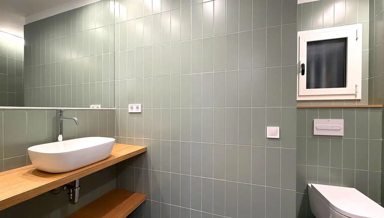 Bathroom of Flat for sale in Barcelona  with Air Conditioner, Parquet flooring and Terrace