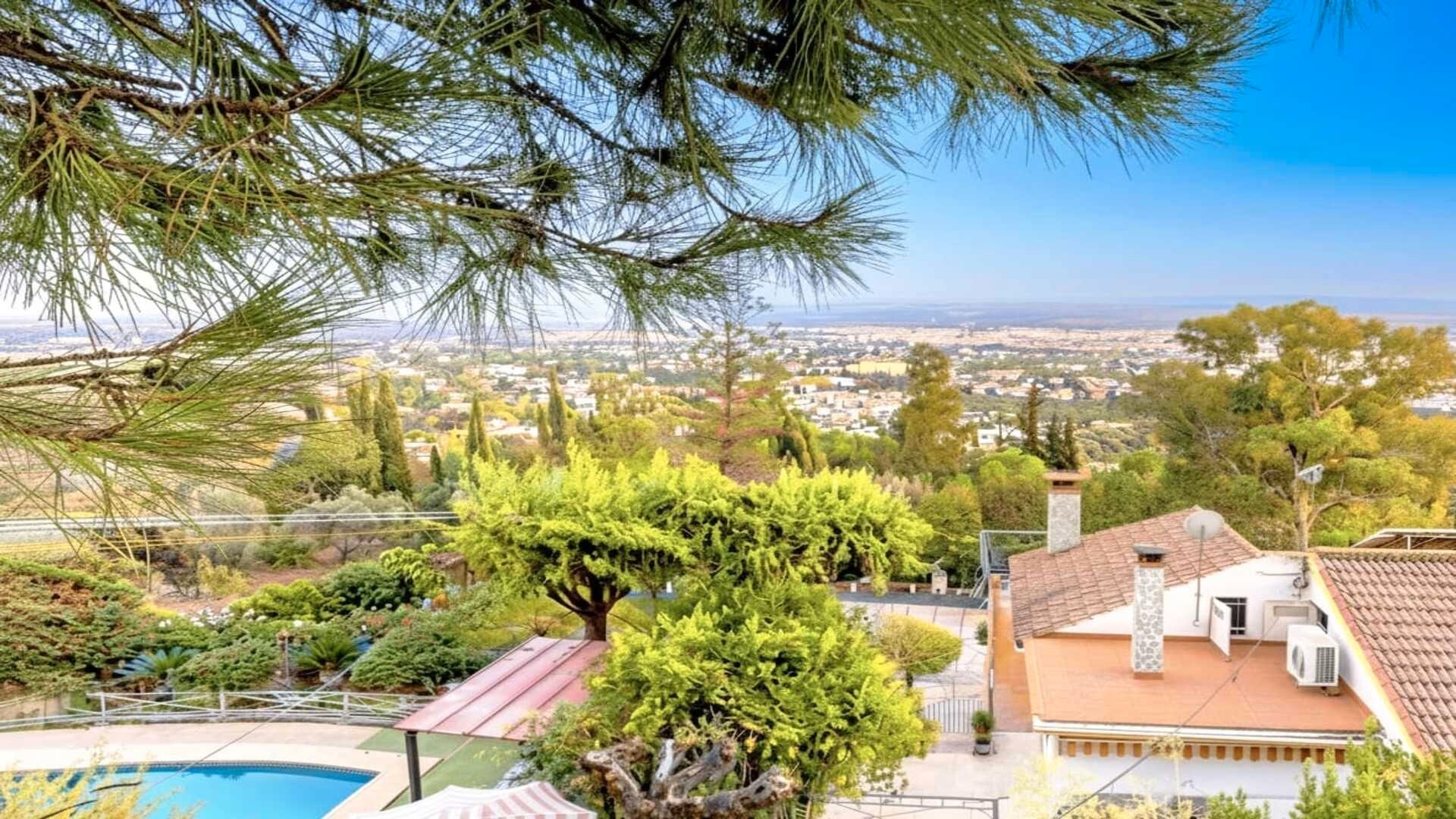 Exterior view of House or chalet for sale in  Córdoba Capital  with Air Conditioner, Heating and Private garden