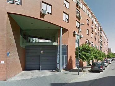 Aparcament amb ascensor en venda a Generador