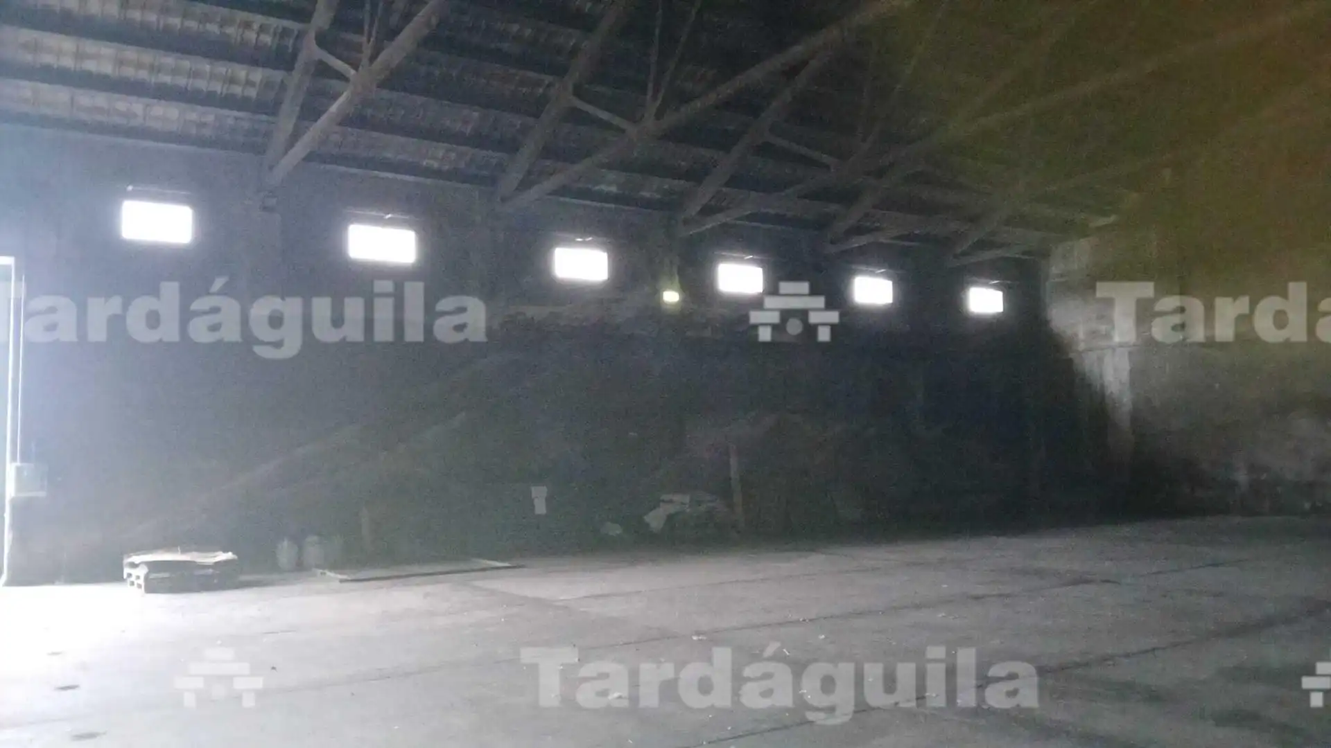 Parkplatz von Fabrikhallen zur Miete in Pedrosillo el Ralo