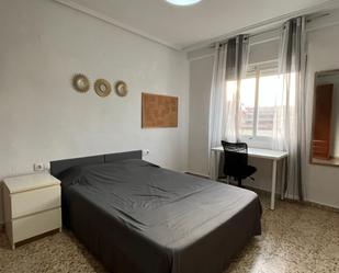 Bedroom of Flat to share in  Valencia Capital  with Furnished
