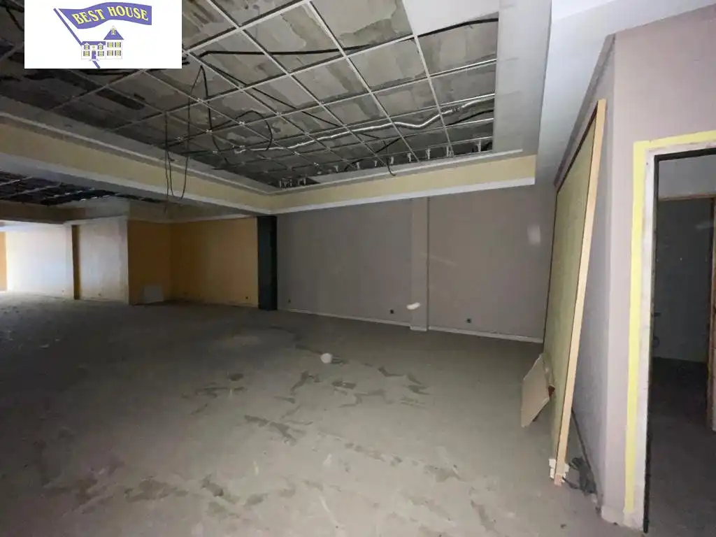 Local comercial en venda a Centro, imagen 2