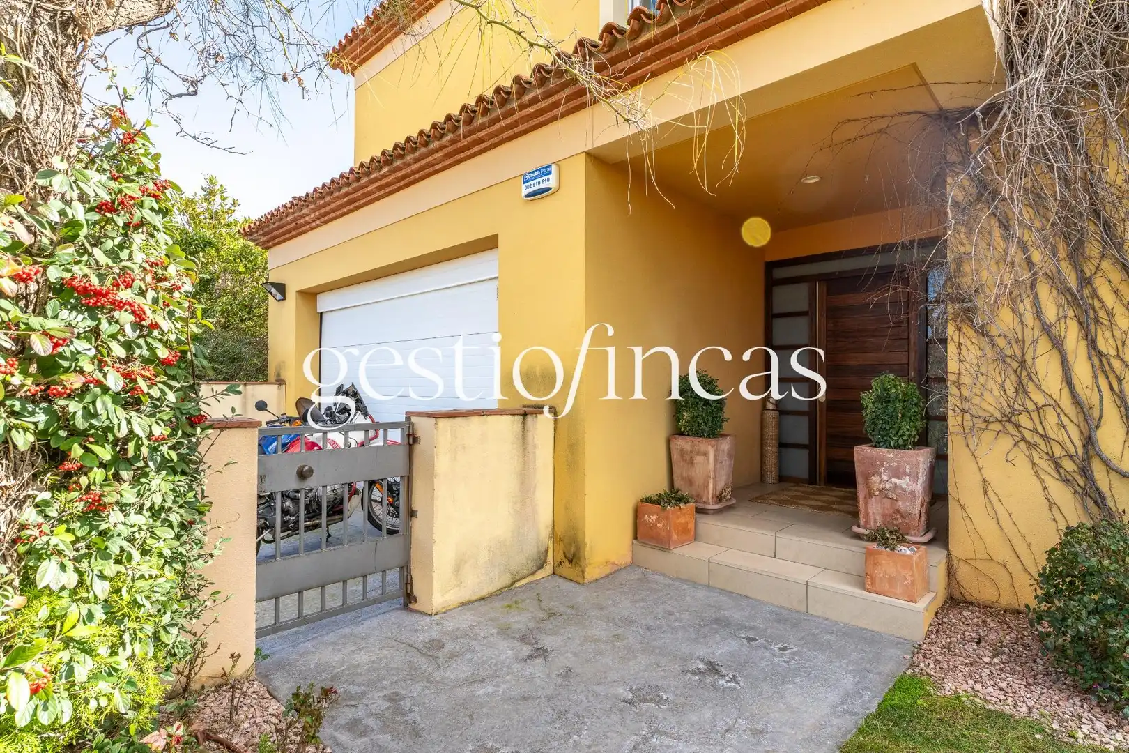 Vista exterior de Casa o xalet en venda en Reus amb Calefacció, Terrassa i Traster
